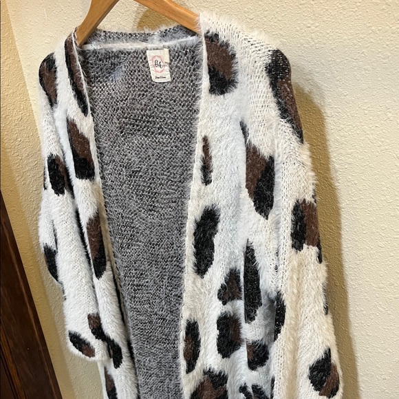 Soft Animal Print Cardigan - Picture 6 of 6